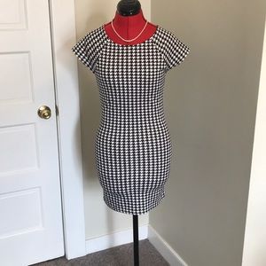 2/$10 Forever 21 Bodycon Houndstooth Dress